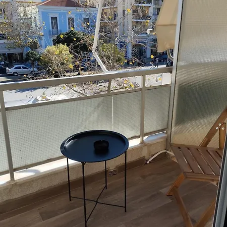 Charm アパート カラマタ