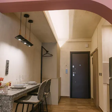 アパート Charm カラマタ